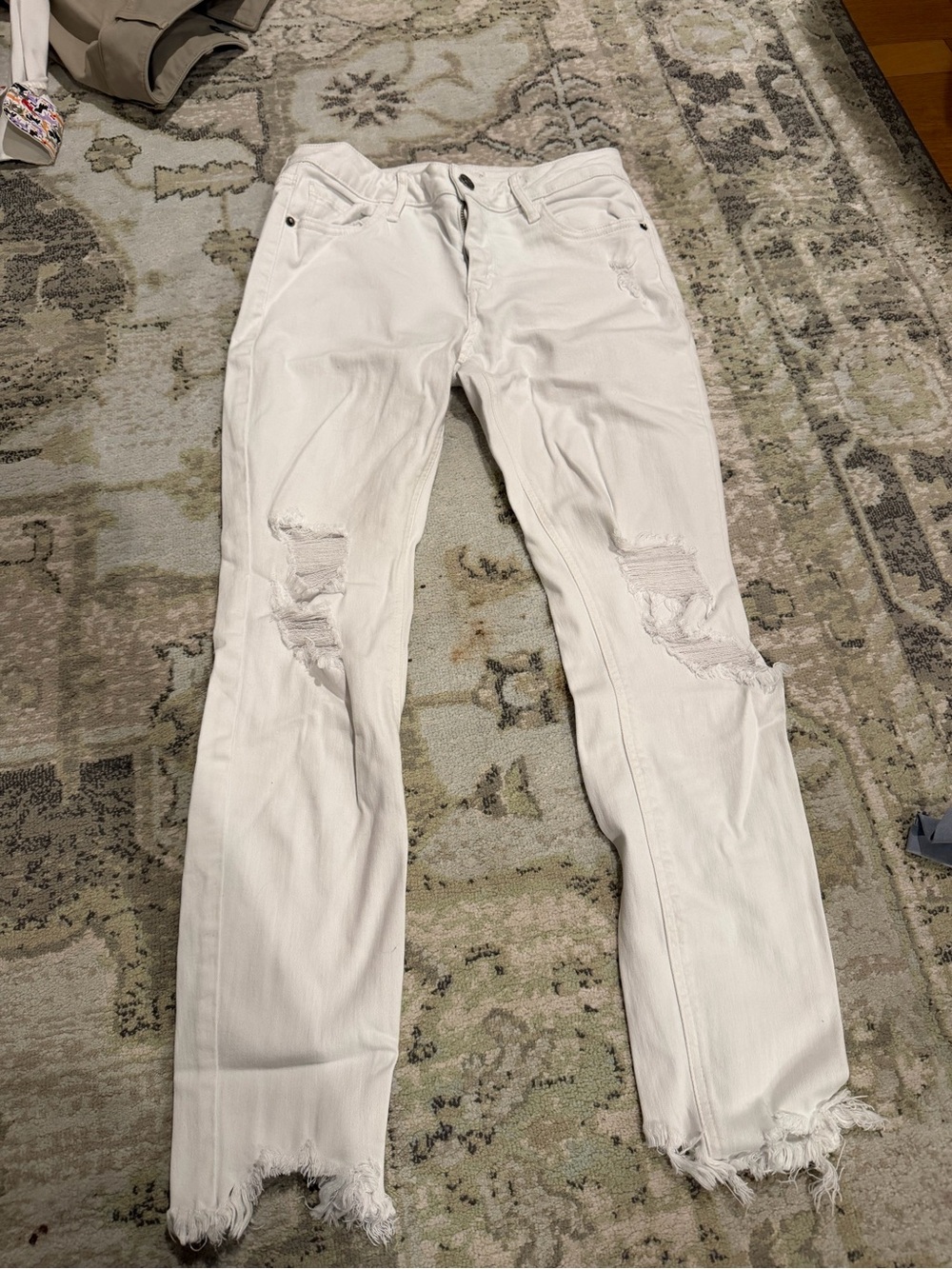 White Ripped Skinny Jeans with Frayed Hem